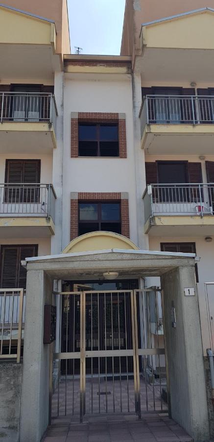 V12 Apartments - Trecate 외부 사진